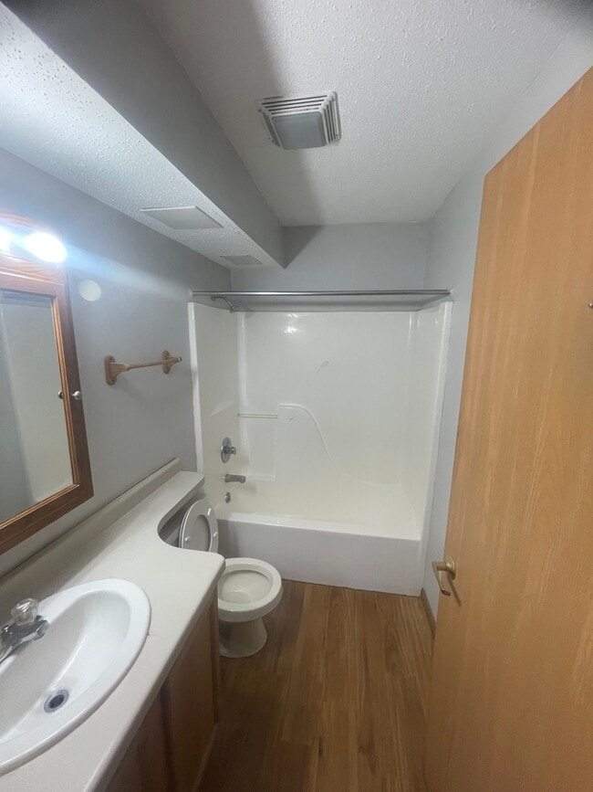 Unit #124 - 124-136 Earl St