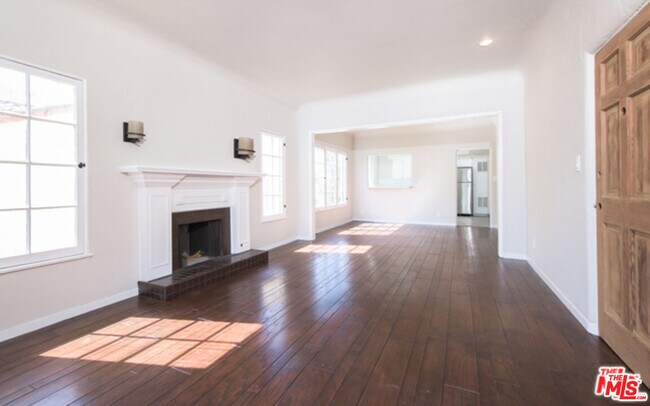 Building Photo - 751 Croft Ave