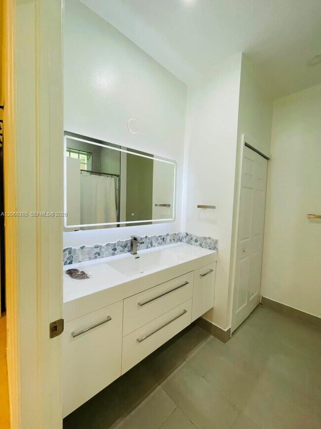 Building Photo - 790 SW 107th Ave