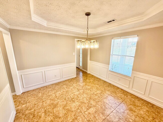 Building Photo - West Knoxville 37932 - 4 bedroom, 2.5 bath home - Contact Tanner Fee (865) 850-5103