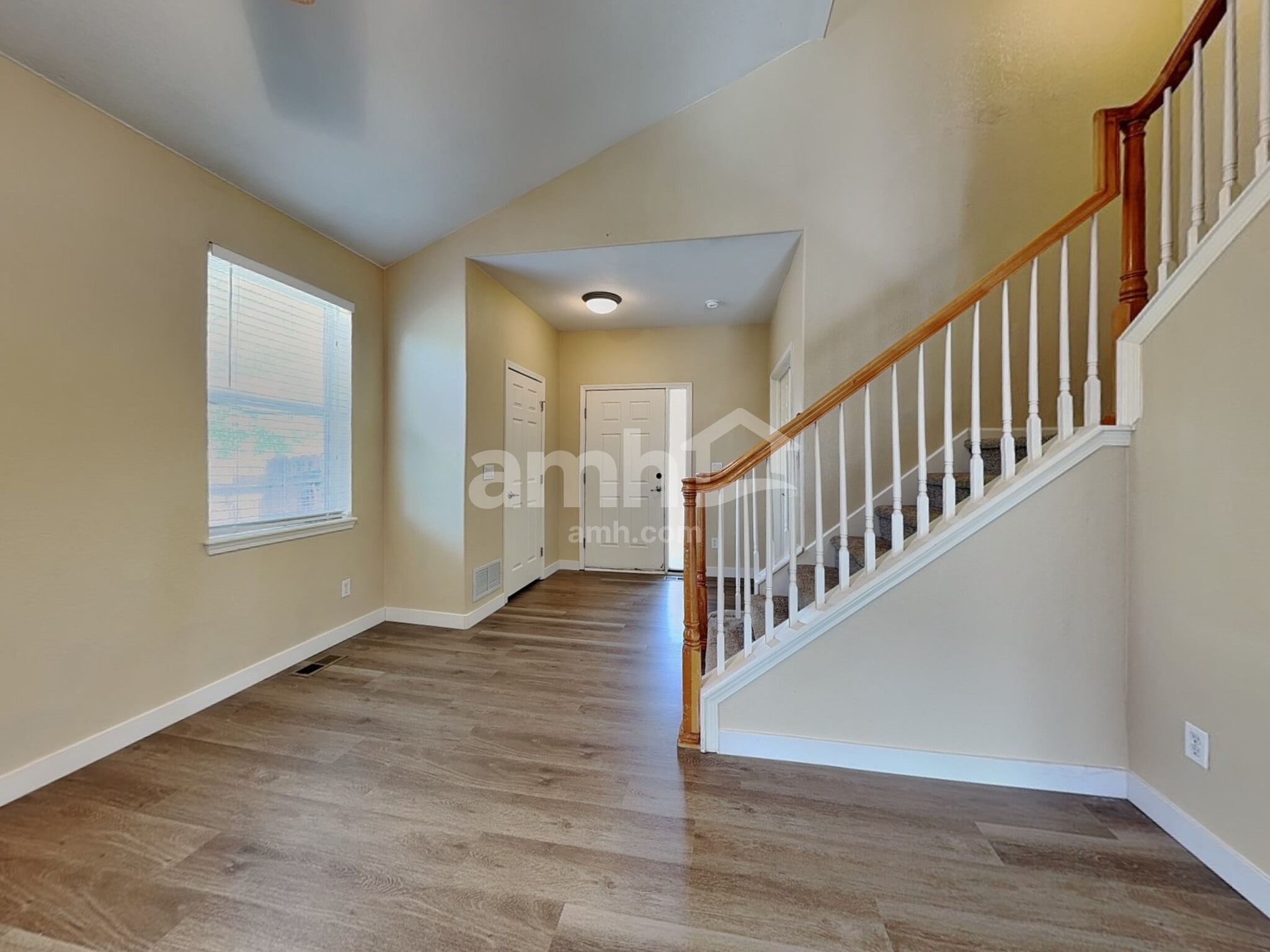 Building Photo - 9742 Jasper Dr