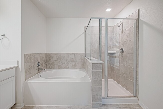 Building Photo - 7106 Escondido Dr