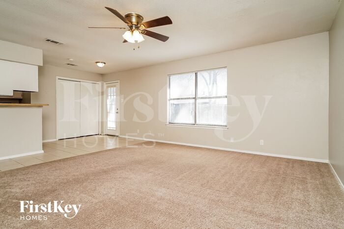 Building Photo - 1708 White Oak Ct
