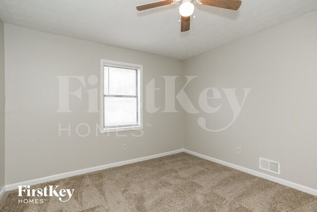 Building Photo - 4550 Glory Dr