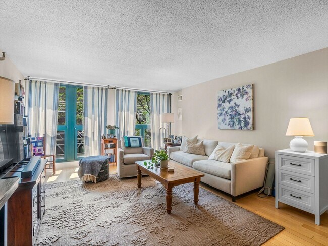 Primary Photo - 42 8th St