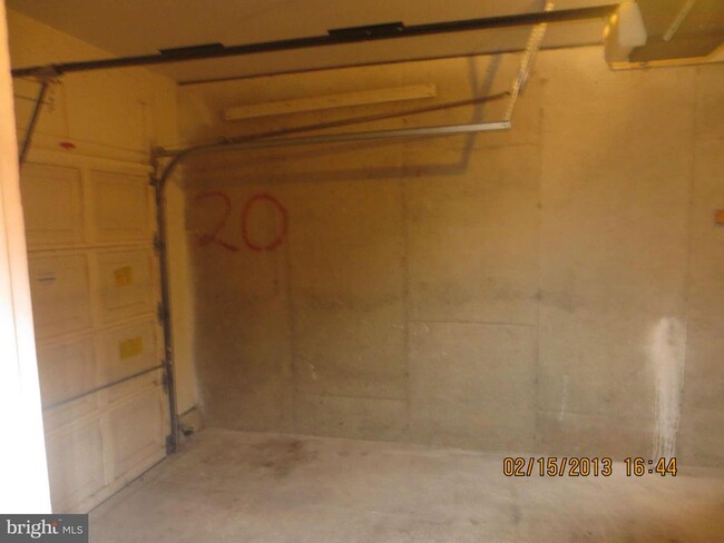 Building Photo - 6540 Creek Run Dr
