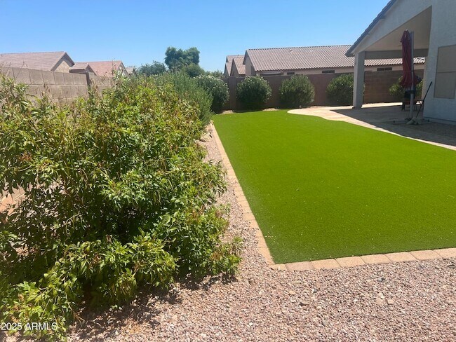 Building Photo - 35282 N Shorthorn Trail