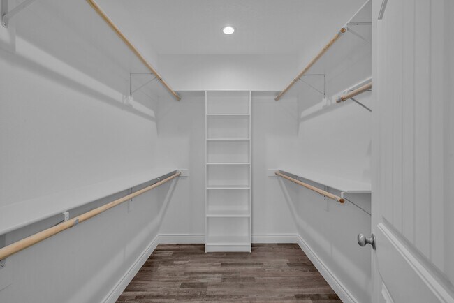 Building Photo - 3011 E 12th St