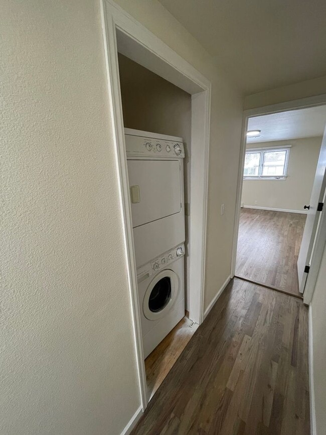 Building Photo - STUDENTS WELCOME! Spacious 3-Bedroom / 1-Bath Duplex w/ Fenced Backyard