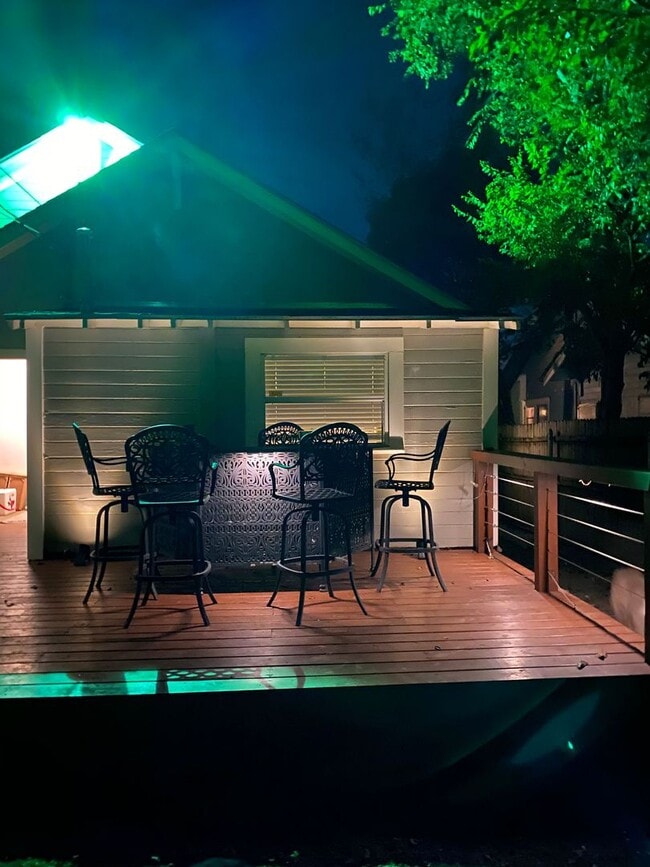 Building Photo - Awesome Farmhouse Home