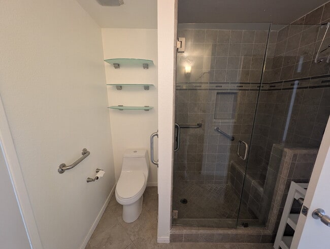 Building Photo - MOVE-IN READY - SPACIOUS 2-BEDROOM TOWNHOM...