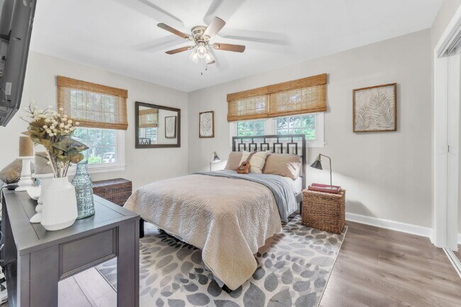 Building Photo - Renovated 3 Bed / 1.5 Bath Home with Open Floor Plan & Two Spacious Living Areas $1,975/mo rent