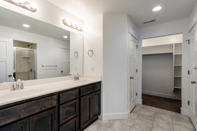 Building Photo - 15315 Tarawa Dr