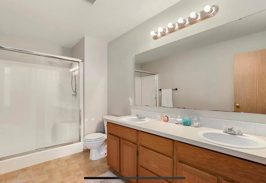 Building Photo - 1115 181st Street Ct E