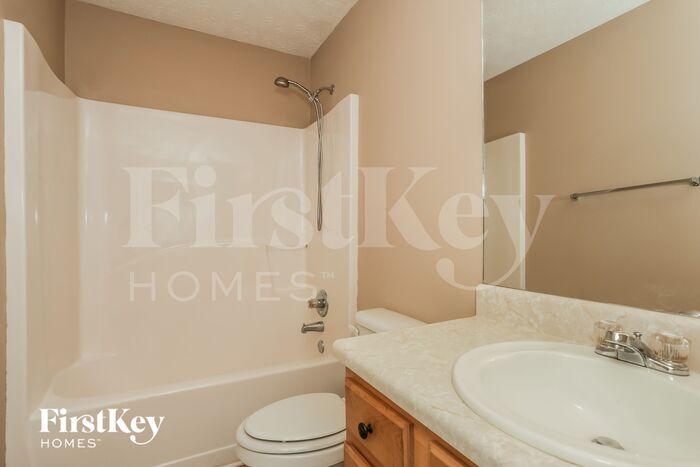 Building Photo - 1221 Andrews Dr