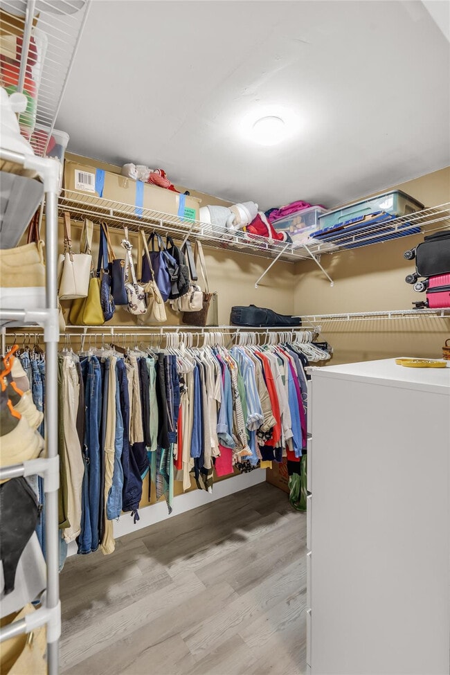 Building Photo - 1719 Whitehall Dr