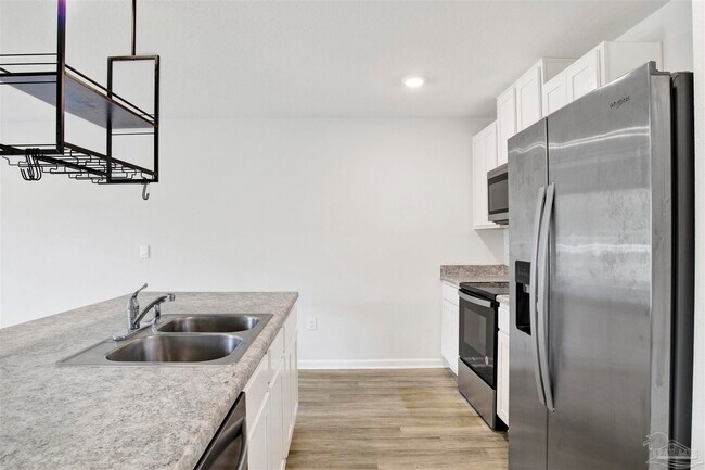 Building Photo - 7024 Tepin Ct