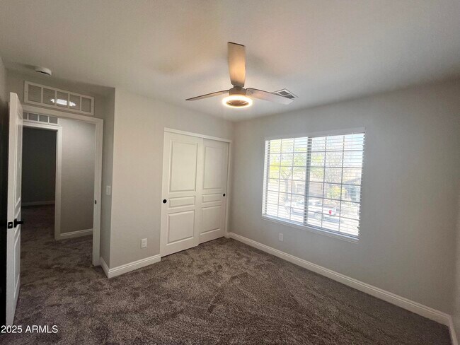 Building Photo - 37061 W Bello Ln