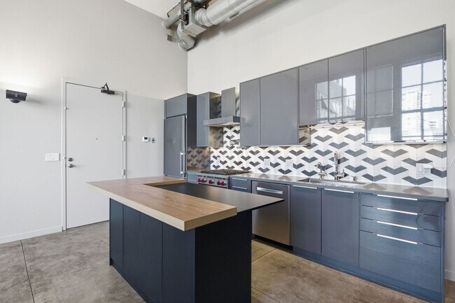 Building Photo - 60 Rausch St