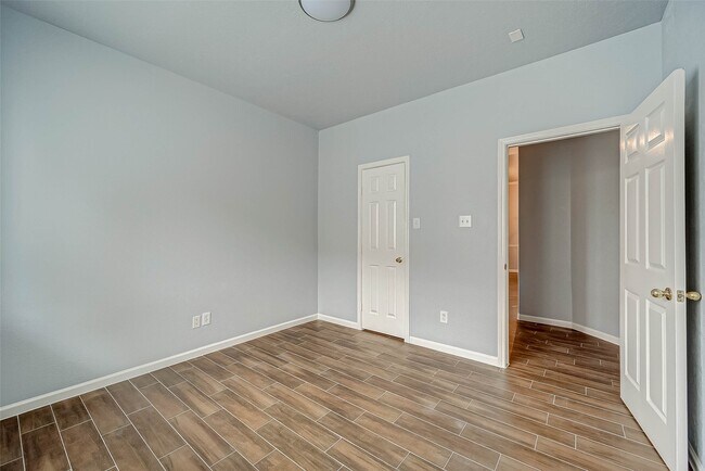 Building Photo - 3306 Stratford Pointe Dr