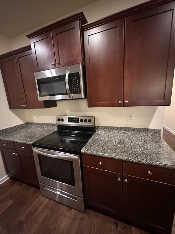 Building Photo - 184 Mountain Ash Ln