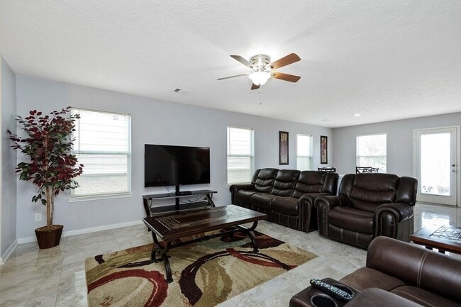 Building Photo - 20738 Fair Castle Dr