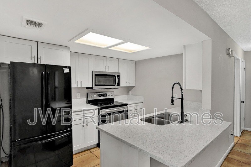 Building Photo - 8386 Windypine Ln