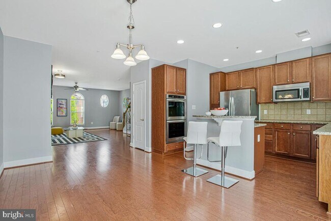 Building Photo - 505 Jurgensen Pl