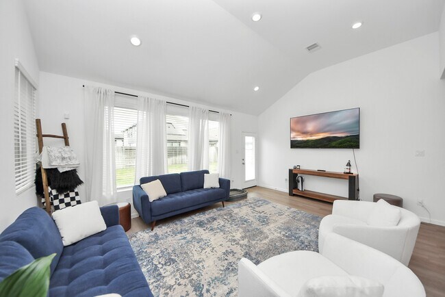 Building Photo - 4946 Sky Blf Dr