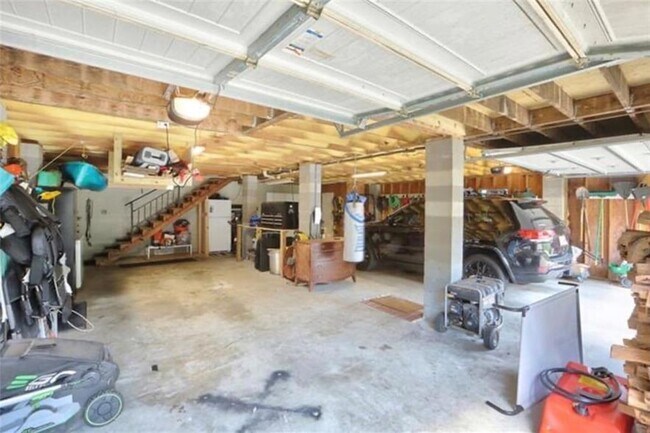 Building Photo - 18123 Cusachs Dr