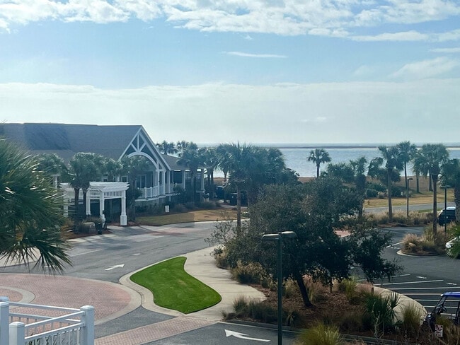 Building Photo - 2901-2944 Atrium Villa Dr