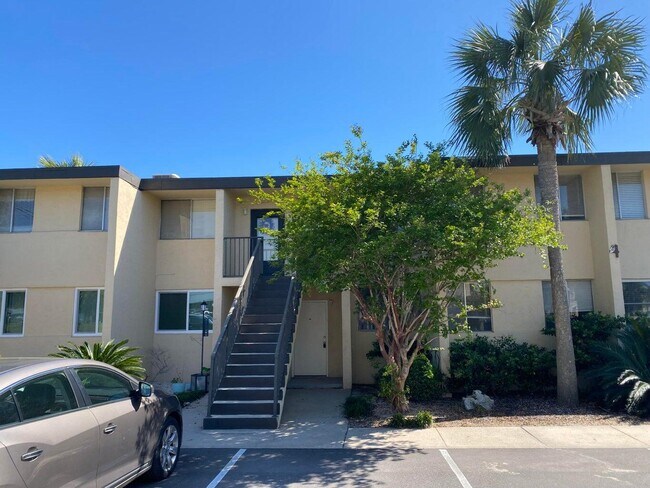 Building Photo - 300 Miracle Strip Pkwy