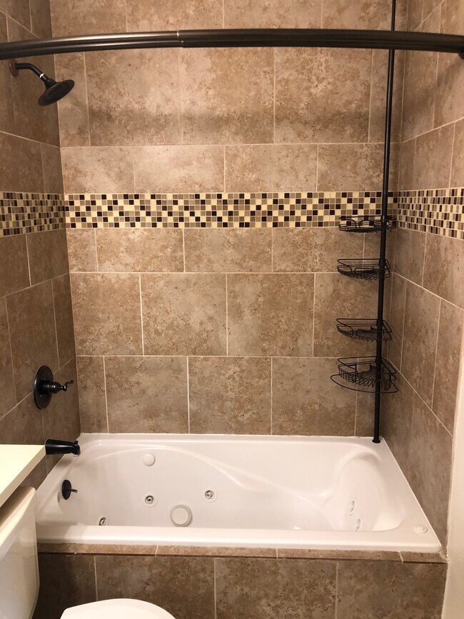 Building Photo - 10229 Halleys Way
