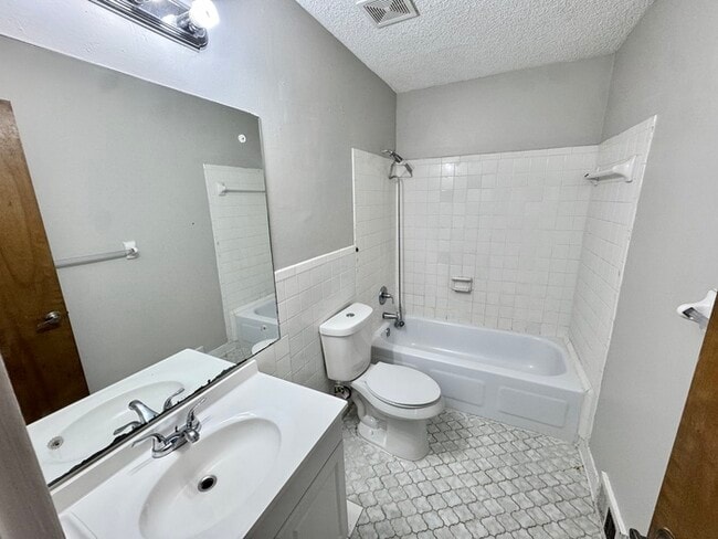 Building Photo - 3786 Tchulahoma Rd