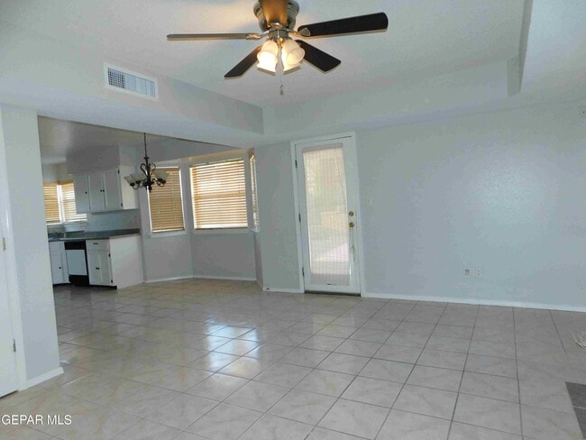 Building Photo - 5025 Ballinger Dr