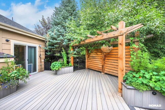 Building Photo - Beautiful 4BR House in Centennial