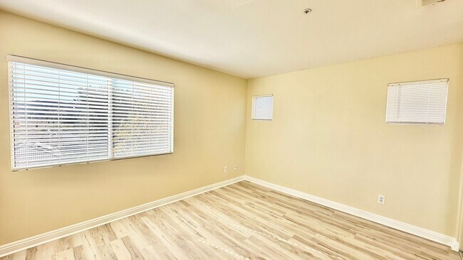Building Photo - 5751 Galloway Pl
