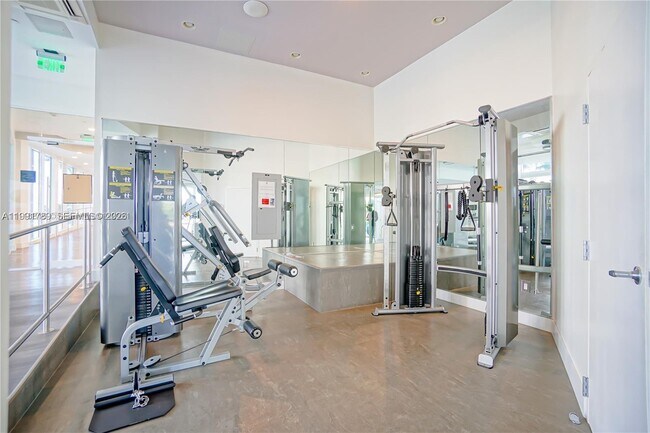 Building Photo - 601 NE 27th St