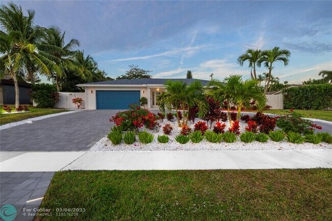 Building Photo - 3255 Lakeview Blvd