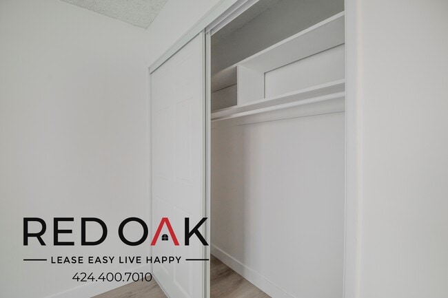 Building Photo - 1500 S Gramercy Pl