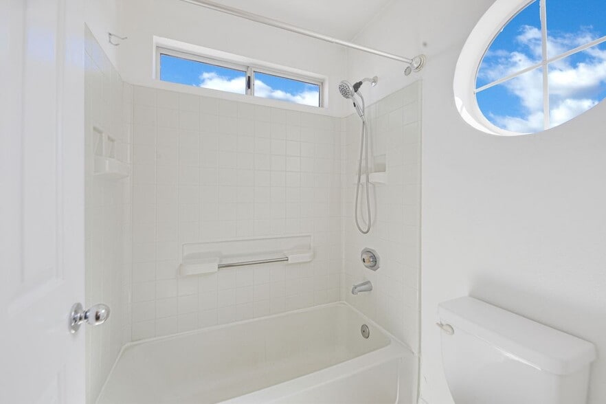 Building Photo - 3201 Angeleno Pl