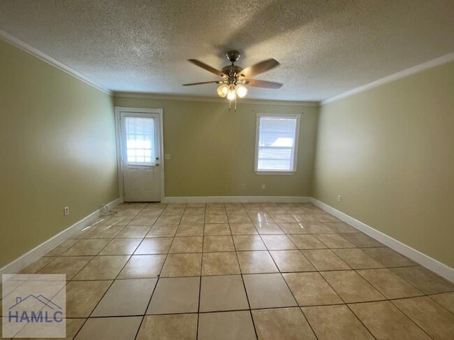 Building Photo - 137 Deerwood Ct