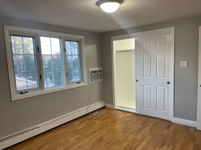 Building Photo - 160 18th St