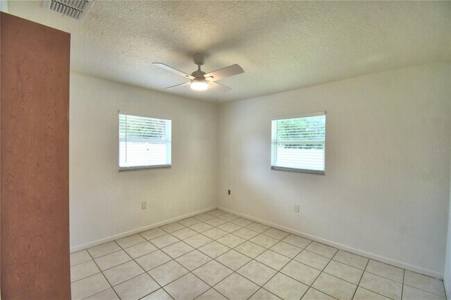 Building Photo - 914 Grape Ave