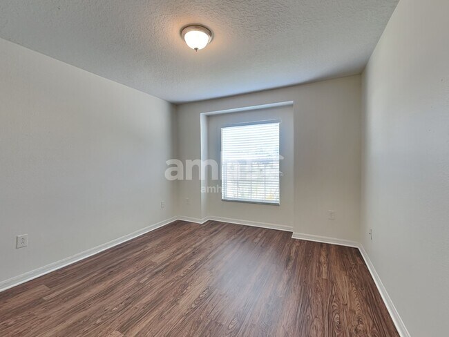 Building Photo - 4340 Country Hills Blvd