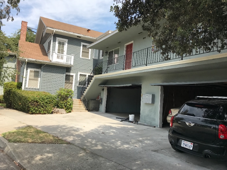 Primary Photo - 1361 E Del Mar Blvd