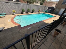 Building Photo - 8602 Baltimore Dr