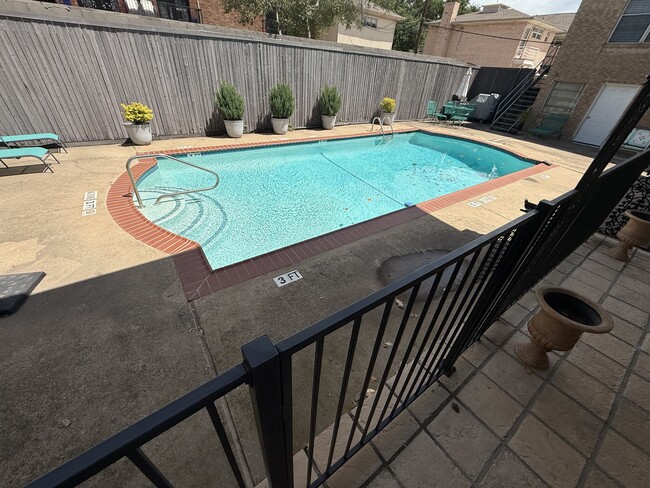 Building Photo - 8602 Baltimore Dr