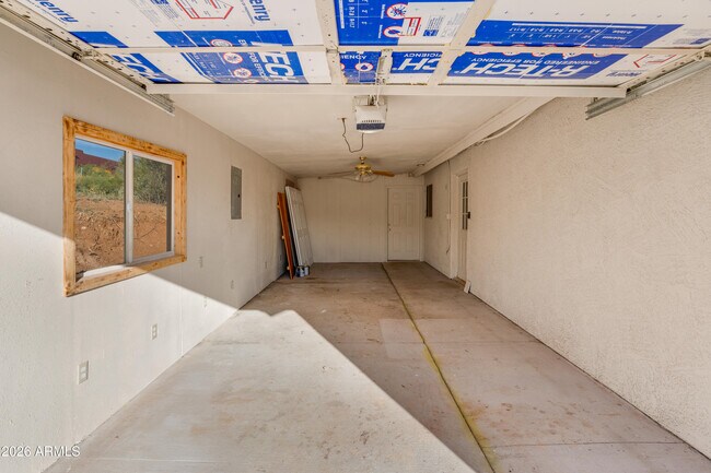 Building Photo - 33665 S Incline Dr
