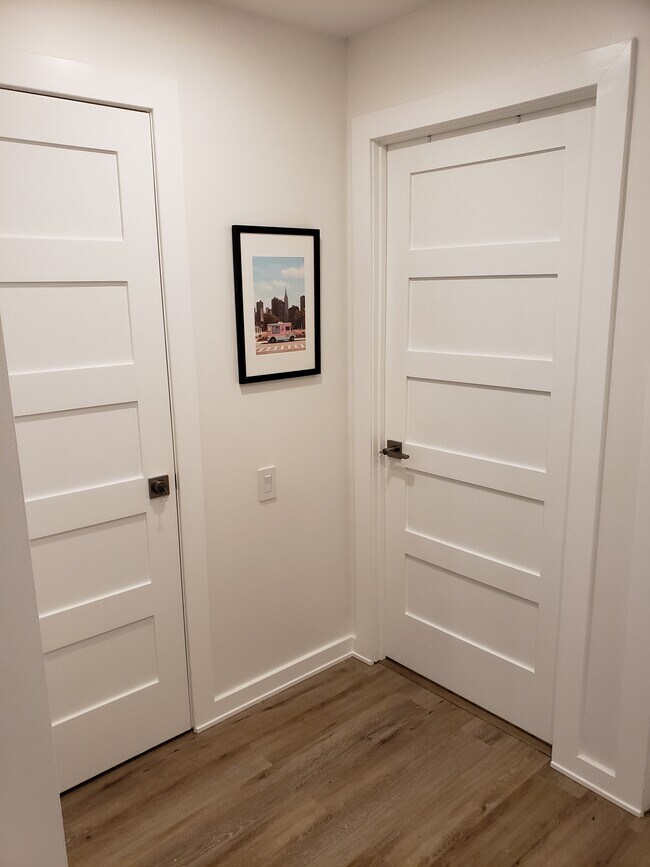 Building Photo - 15 E 117th St